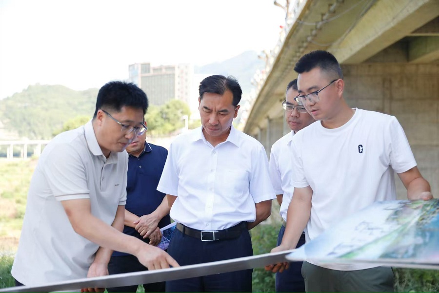 张骏调研城区市政工程建设项目